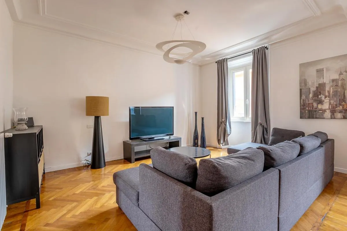Exclusive 3 Bedrooms Apartment In Brera Milano