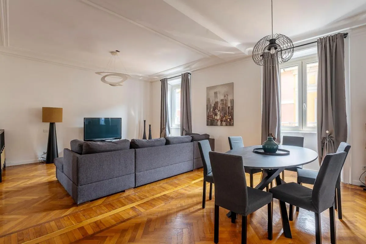 Exclusive 3 Bedrooms Apartment In Brera Milano
